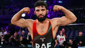 Видео: Царукян проиграл Ковингтону в схватке за титул RAF Crosso