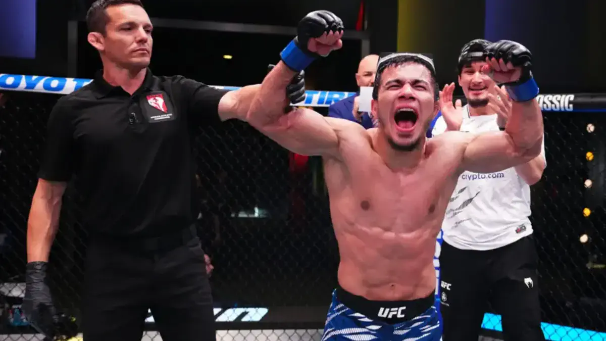 Видео: Темиров нокаутировал бывшего претендента на титул UFC и продлил победную серию