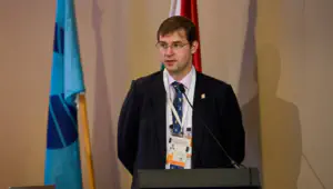 Тимур Турлов выдвигается на пост президента FIDE