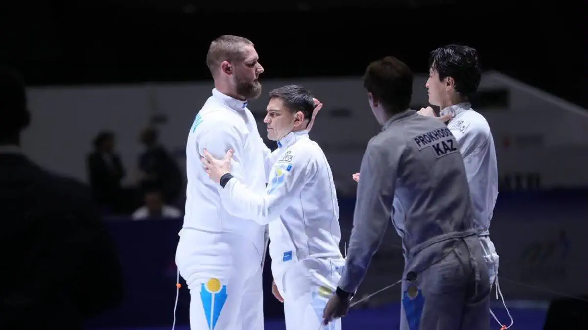 Казахстанские шпажисты впервые сыграют в финале чемпионата мира