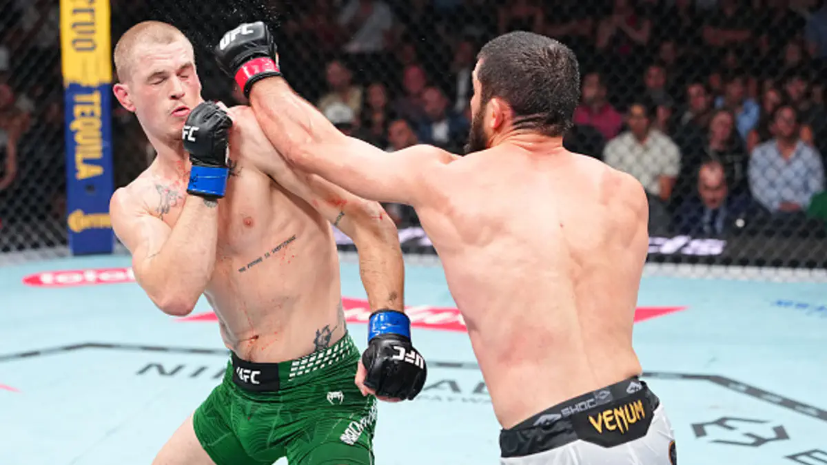 Обзор боя Махачев - Гэрри: как чемпион защитил титул UFC