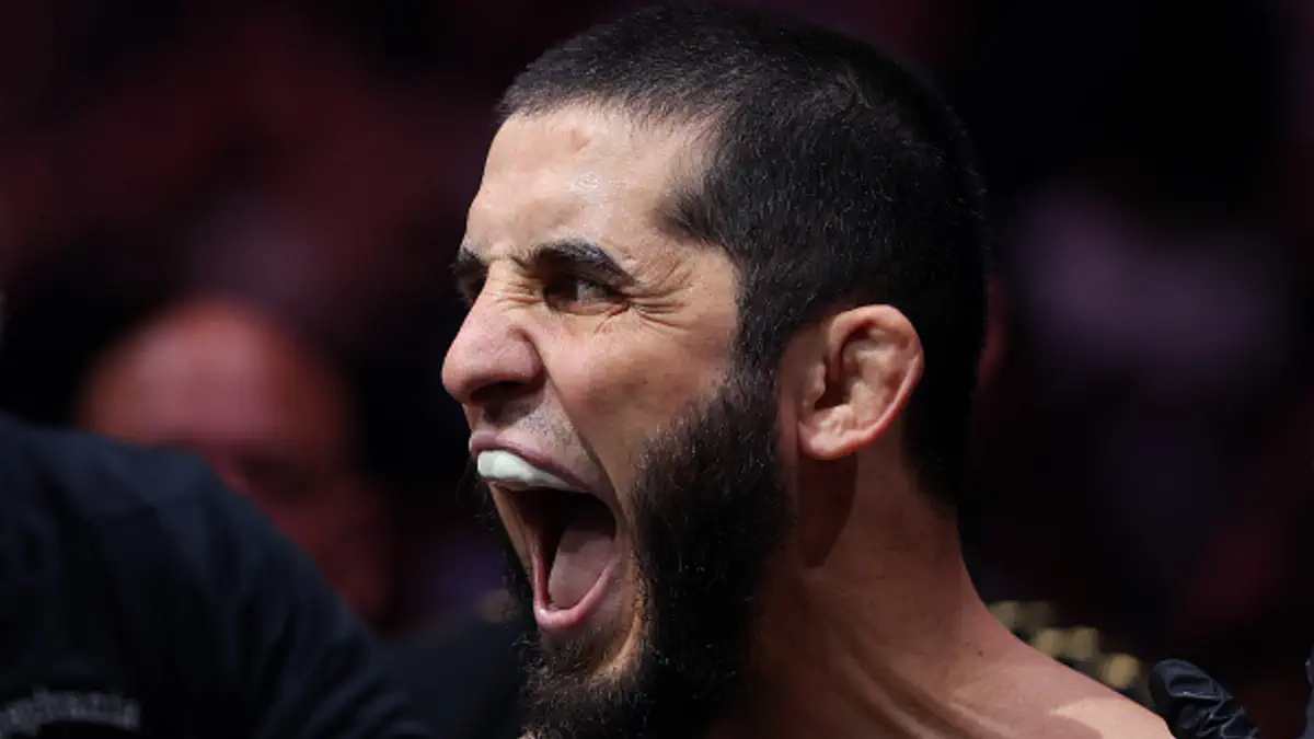 Махачев установил исторический рекорд UFC: что удалось сделать чемпиону