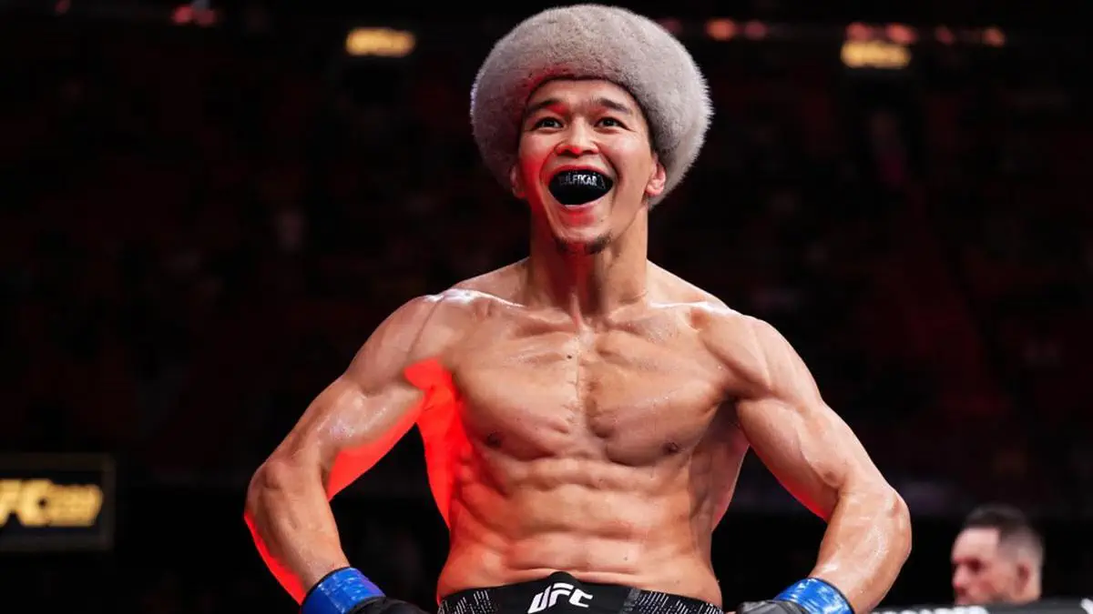 Видео: После редкой победы в UFC: Асу Алмабаев проиграл дебютный поединок в RAF за 88 секунд