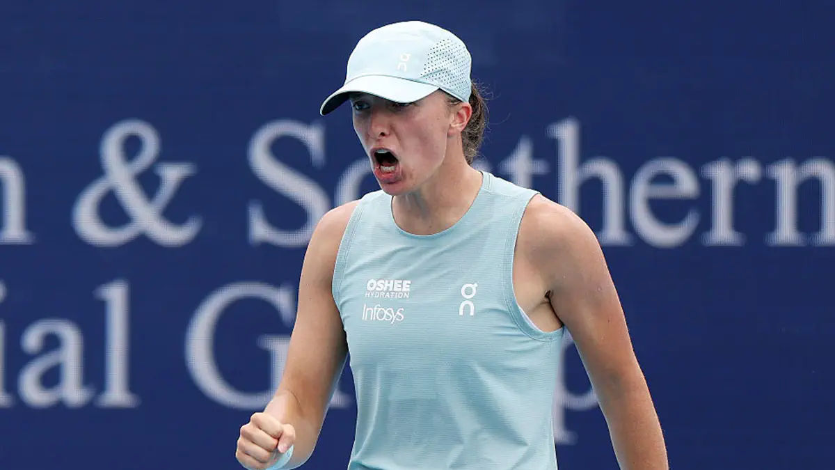 Вслед за Рыбакиной: Швентек также снялась с микста US Open