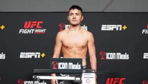 Қытайдан шыққан этникалық қазақ UFC-ге оралып, қарсыласын бірінші раундта жеңді