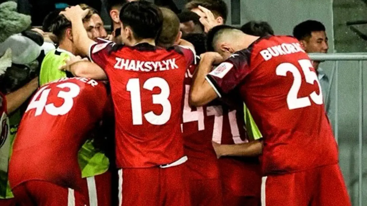 Бей своих, чтоб чужие боялись: игроки «Кайсара» устроили драку на поле