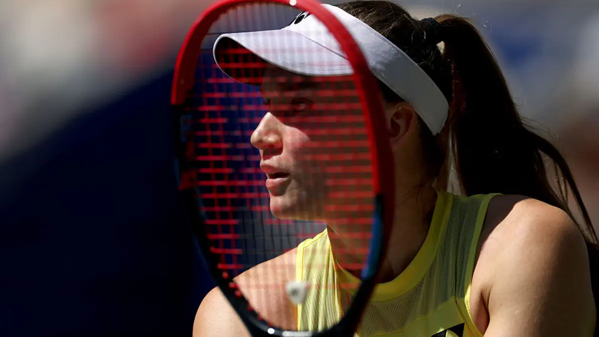 Рыбакина и Чжэн сыграли второй сет в четвертьфинале US Open
