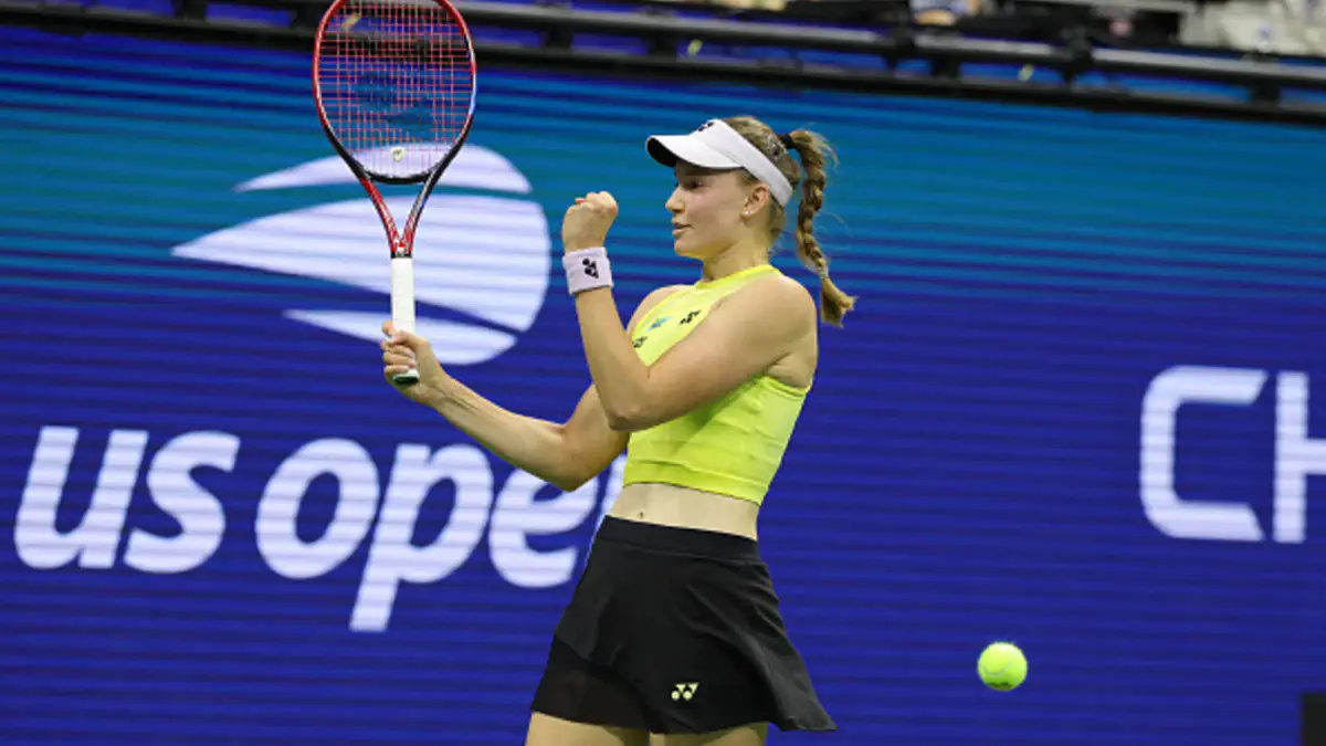 Рыбакиной вручили необычный трофей после победы на US Open