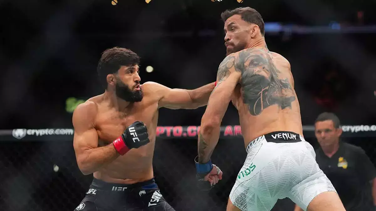 Обзор боя Царукян - Руффи на UFC 331: нокаут в первом раунде