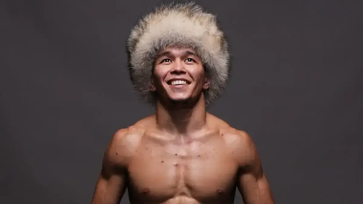 Асу Алмабаев получил бой против экс-претендента на титул UFC
