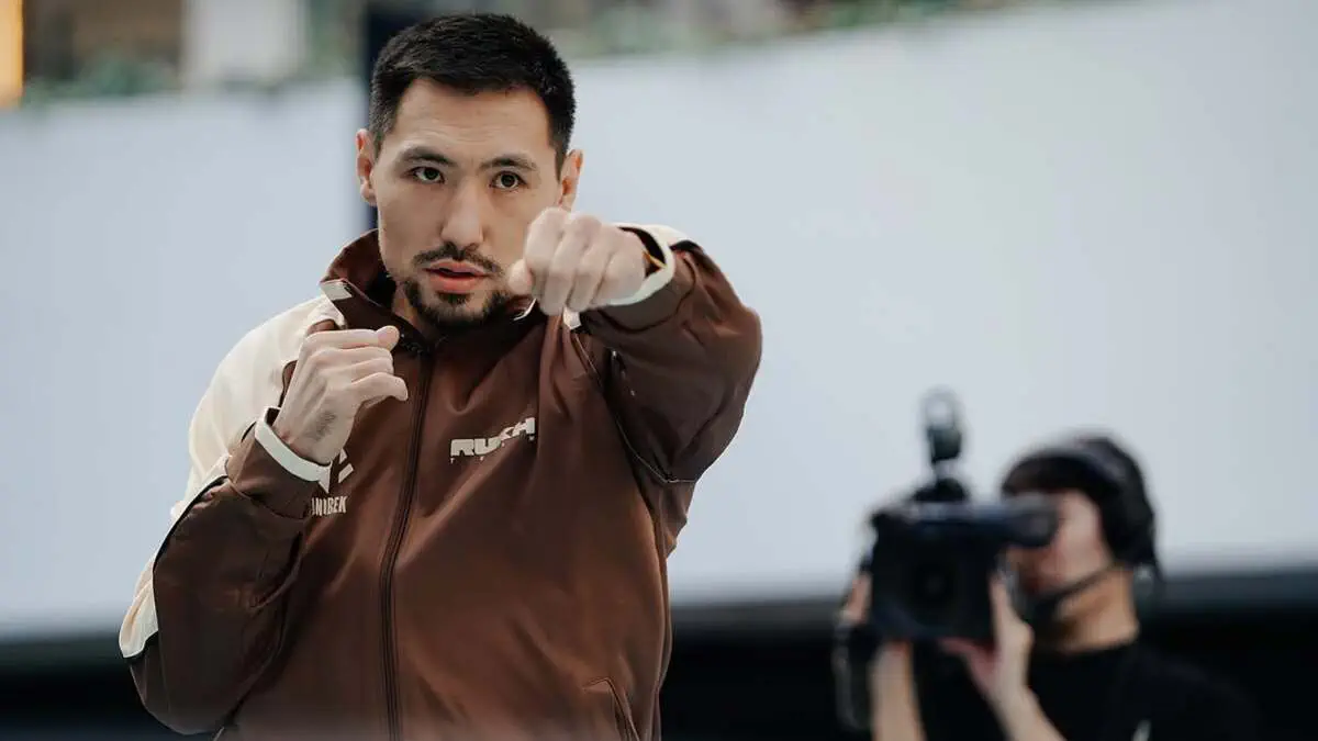 Глава WBO объявил бой Алимханулы за титул чемпиона мира