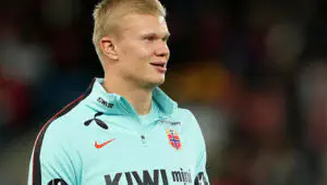 Холанд забил свой 22-й гол в Лиге наций УЕФА. Сколько у Роналду?