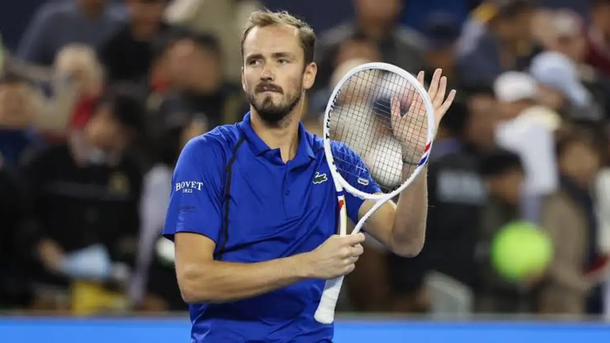 Медведев совершил камбэк в финале и второй год подряд выиграл Almaty Open