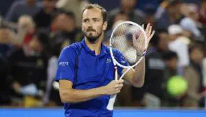 Медведев совершил камбэк в финале и второй год подряд выиграл Almaty Open