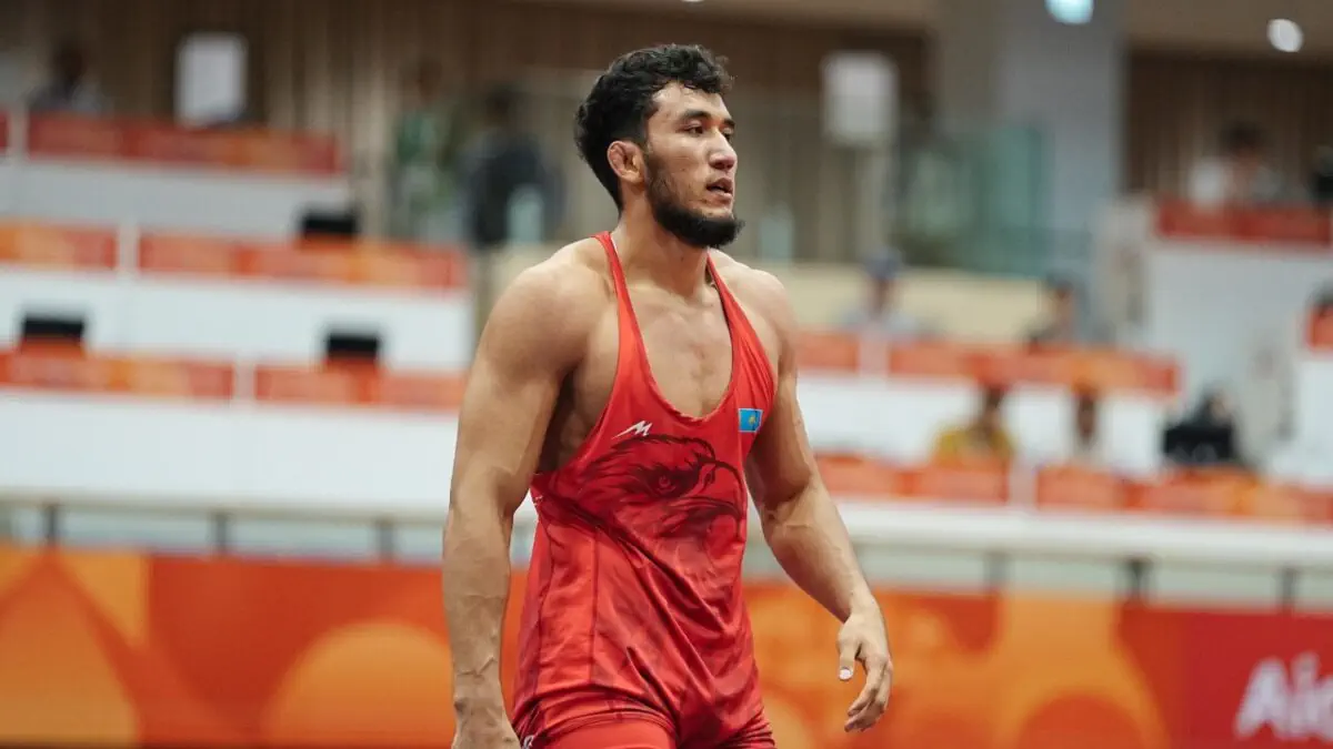 Как Ризабек Айтмухан боролся с двукратным олимпийским чемпионом: видео